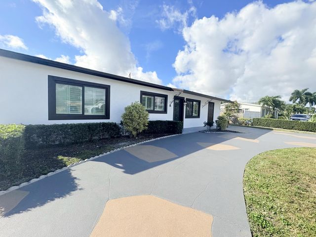 2890 Marbill Road, West Palm Beach, FL 33406