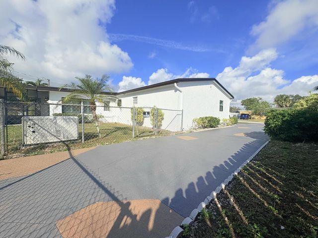 2890 Marbill Road, West Palm Beach, FL 33406
