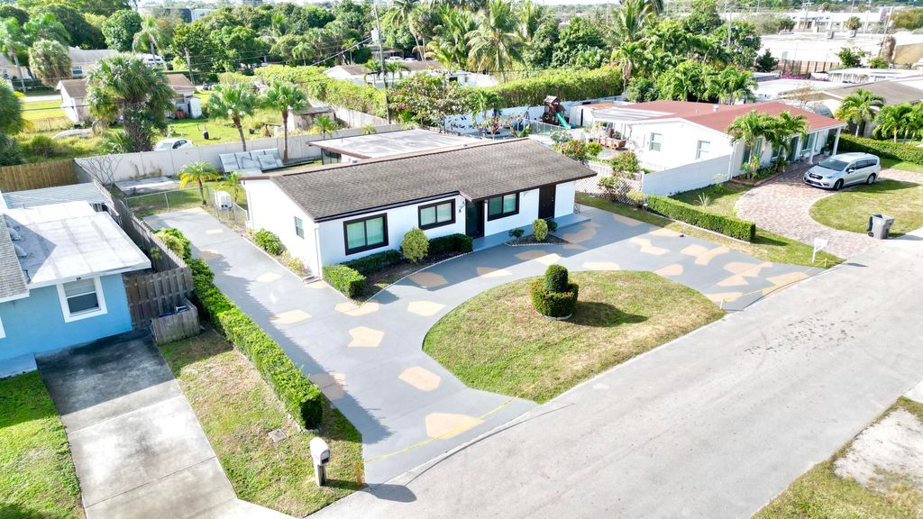 2890 Marbill Road, West Palm Beach, FL 33406