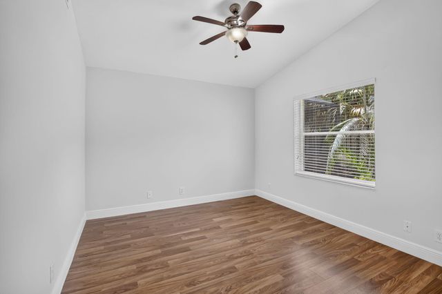 1959 Water Ridge Dr, Weston, FL 33326
