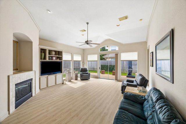 316 Harborside Circle, League City, TX 77565