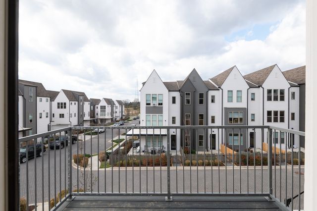 252 Arrowhead Dr, Nashville, TN 37216