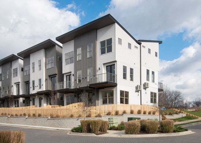 252 Arrowhead Dr, Nashville, TN 37216