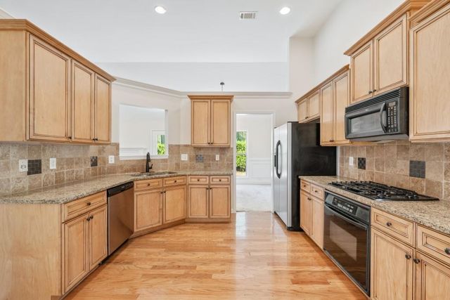 738 York View Drive, Auburn, GA 30011