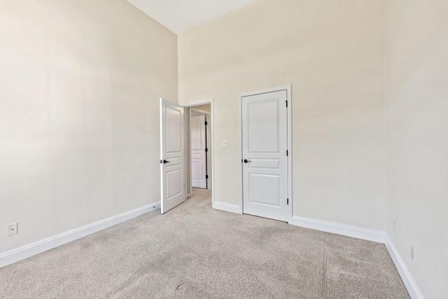 738 York View Drive, Auburn, GA 30011