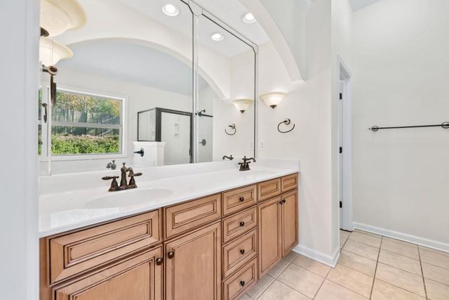 738 York View Drive, Auburn, GA 30011