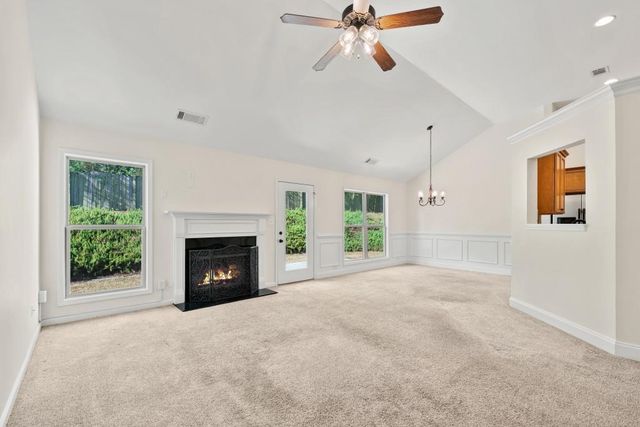 738 York View Drive, Auburn, GA 30011