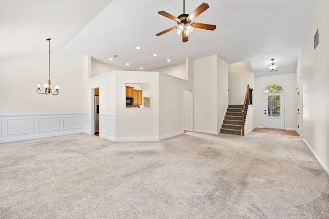 738 York View Drive, Auburn, GA 30011