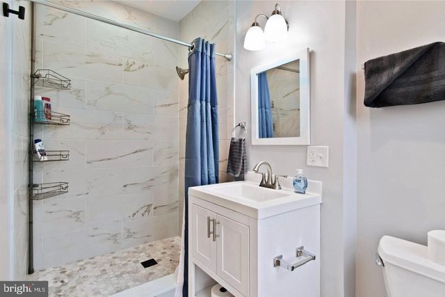 1004 11TH ST NE, Washington, DC 20002