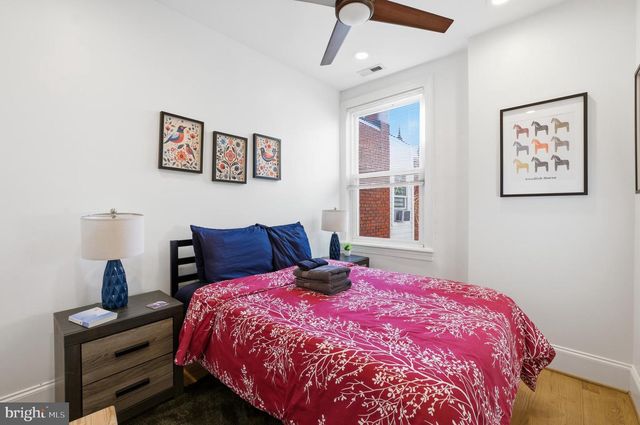 1004 11TH ST NE, Washington, DC 20002