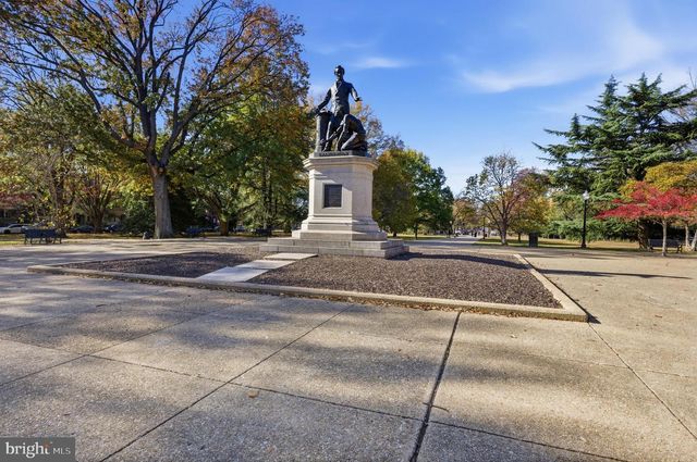 1004 11TH ST NE, Washington, DC 20002