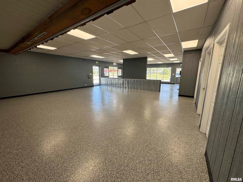 Image 14 of property listing at 705 S POPLAR Street, Centralia, IL 62801