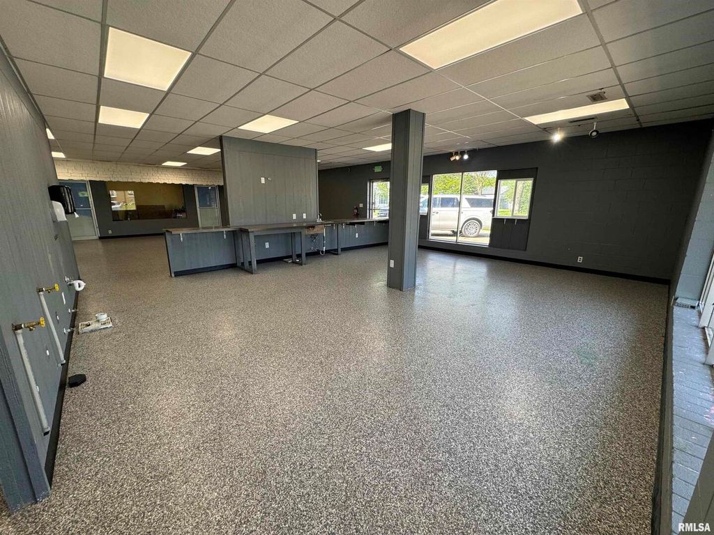 Image 18 of property listing at 705 S POPLAR Street, Centralia, IL 62801