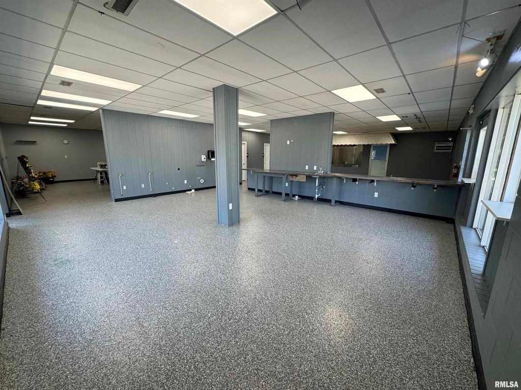 Image 19 of property listing at 705 S POPLAR Street, Centralia, IL 62801