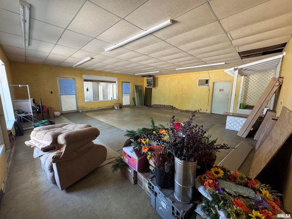 Image 28 of property listing at 705 S POPLAR Street, Centralia, IL 62801