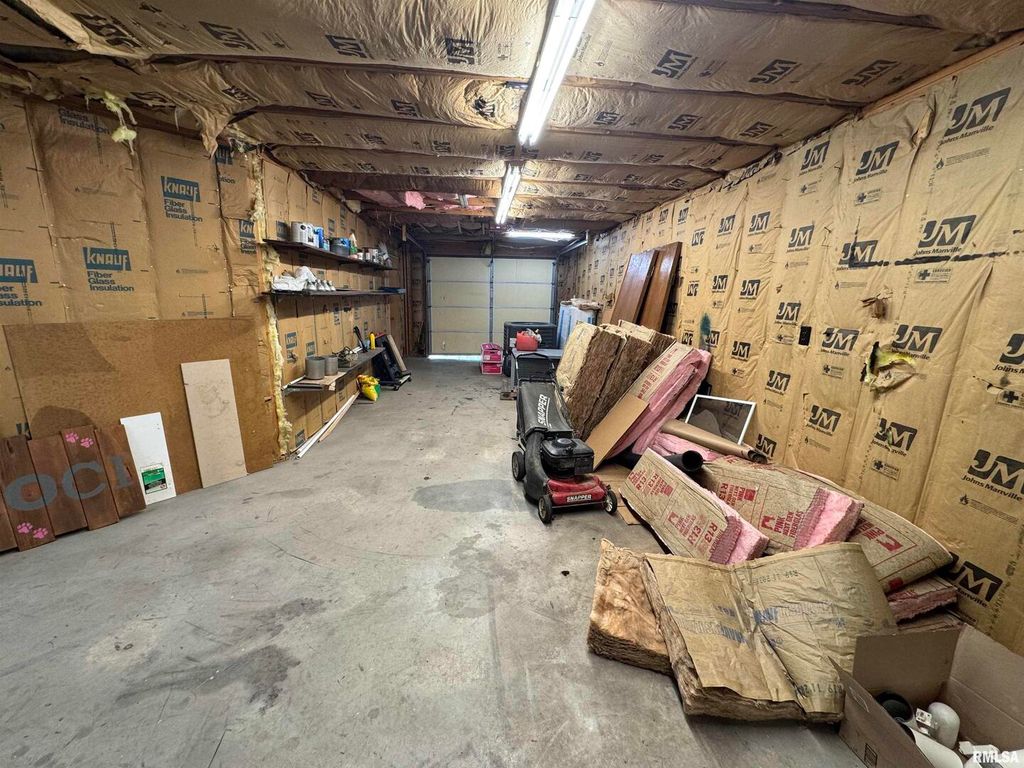 Image 31 of property listing at 705 S POPLAR Street, Centralia, IL 62801