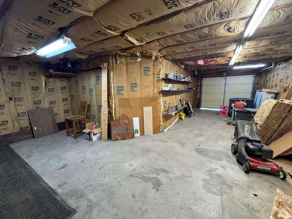 Image 32 of property listing at 705 S POPLAR Street, Centralia, IL 62801