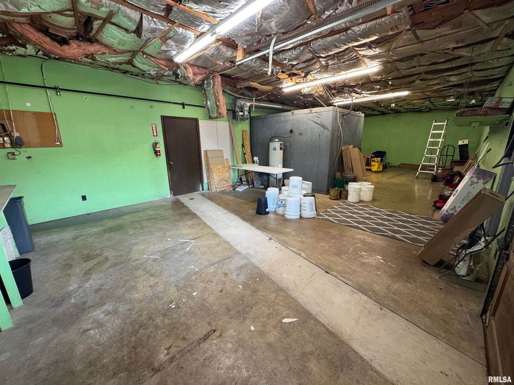 Image 39 of property listing at 705 S POPLAR Street, Centralia, IL 62801