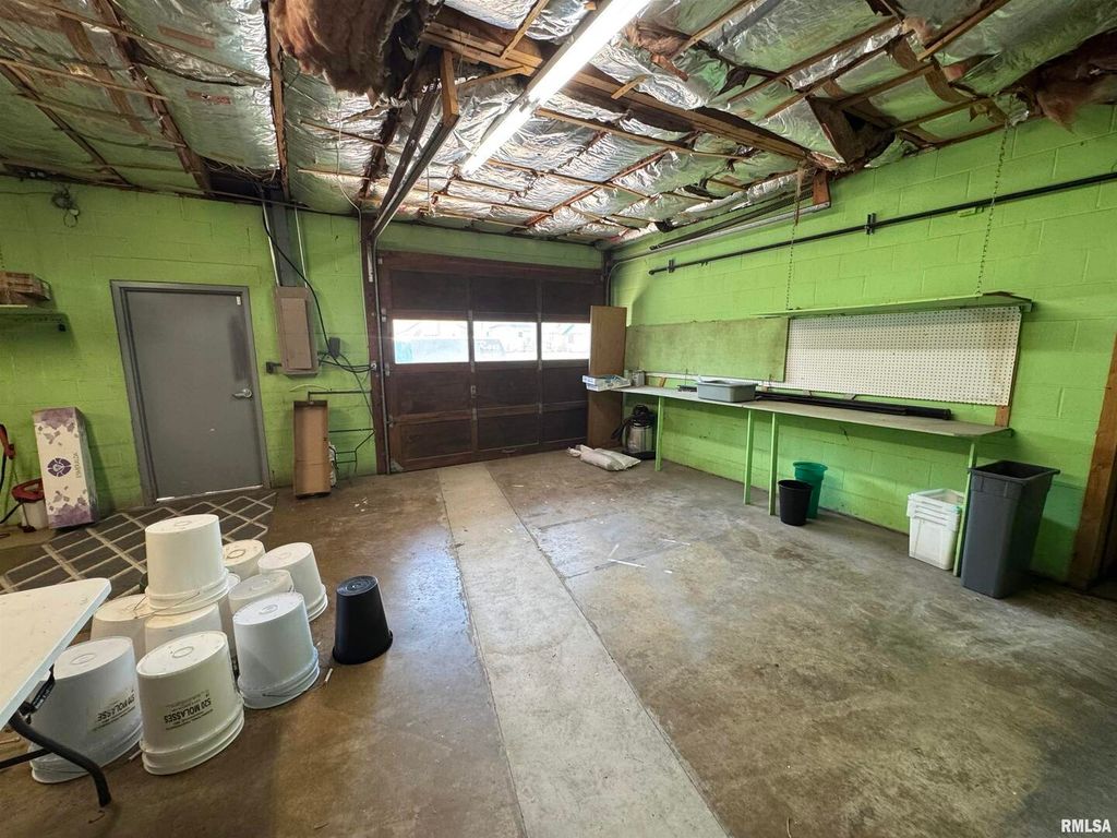 Image 41 of property listing at 705 S POPLAR Street, Centralia, IL 62801