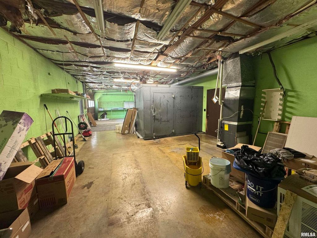 Image 43 of property listing at 705 S POPLAR Street, Centralia, IL 62801