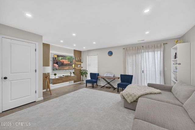 80 Rita Lane, Jackson, NJ 08527