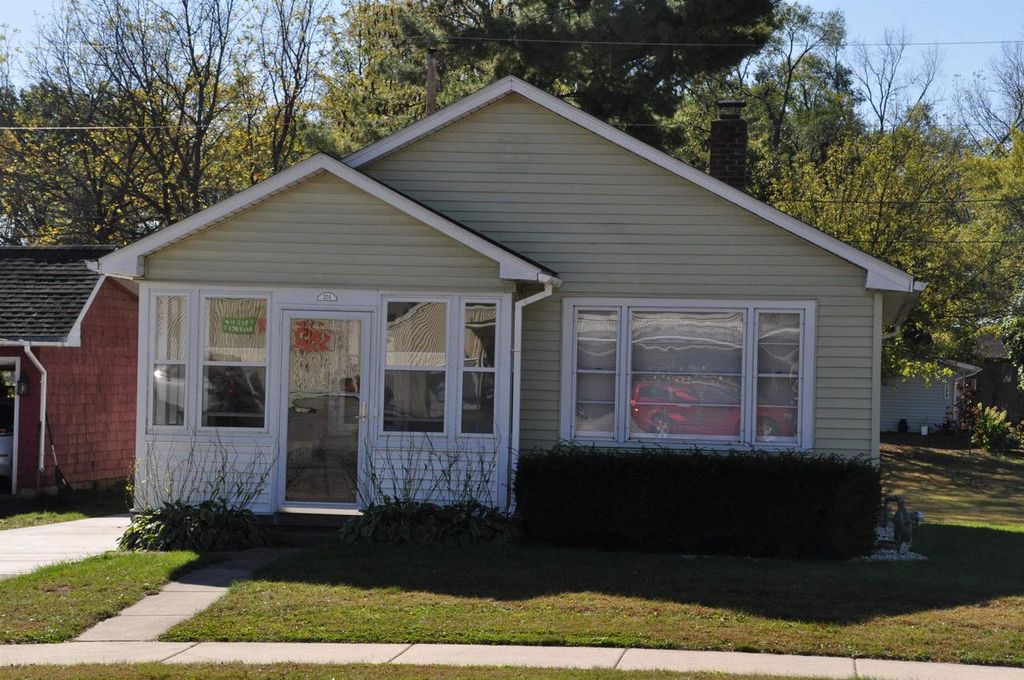 204 E Madison Street, Spring Green, WI 53588