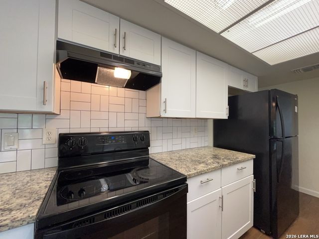 7550 Ledgebrook Drive, San Antonio, TX 78244