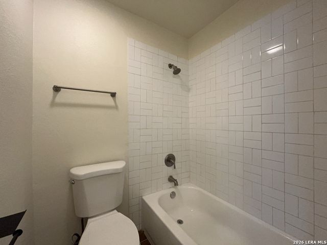 7550 Ledgebrook Drive, San Antonio, TX 78244