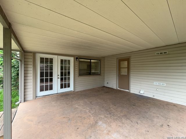 7550 Ledgebrook Drive, San Antonio, TX 78244