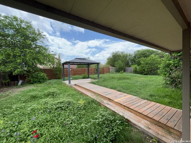 7550 Ledgebrook Drive, San Antonio, TX 78244