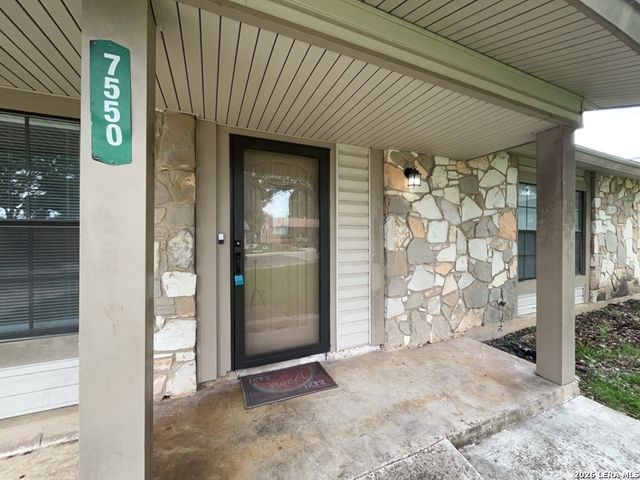 7550 Ledgebrook Drive, San Antonio, TX 78244