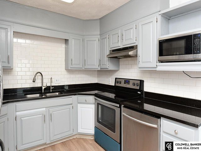 6917 N 65Th Avenue, Omaha, NE 68152