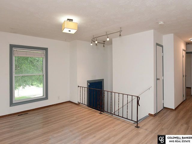 6917 N 65Th Avenue, Omaha, NE 68152