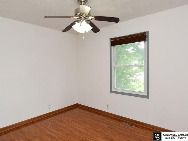 6917 N 65Th Avenue, Omaha, NE 68152