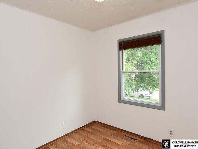 6917 N 65Th Avenue, Omaha, NE 68152
