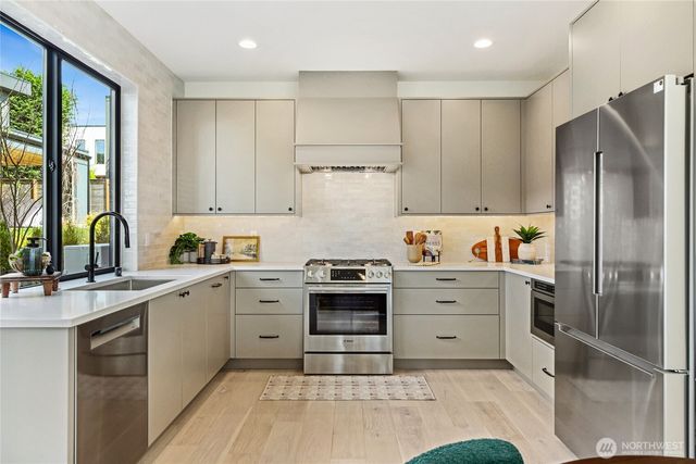 120 15th Avenue, Kirkland, WA 98033
