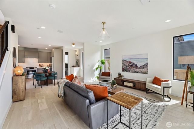 120 15th Avenue, Kirkland, WA 98033
