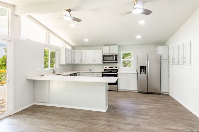 1560 Skyline Hls, Canyon Lake, TX 78133