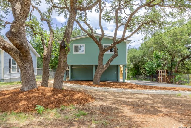 1560 Skyline Hls, Canyon Lake, TX 78133