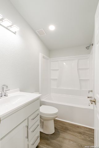 1560 Skyline Hls, Canyon Lake, TX 78133