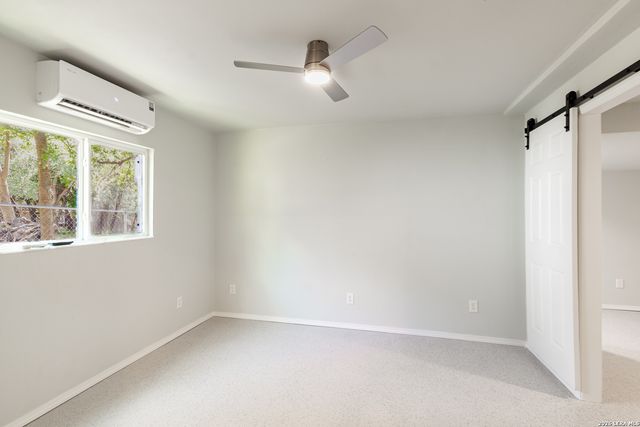 1560 Skyline Hls, Canyon Lake, TX 78133