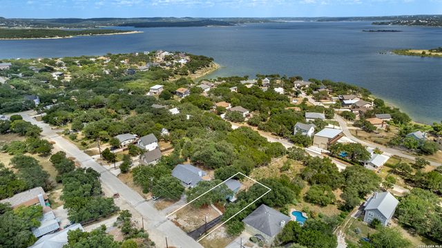1560 Skyline Hls, Canyon Lake, TX 78133