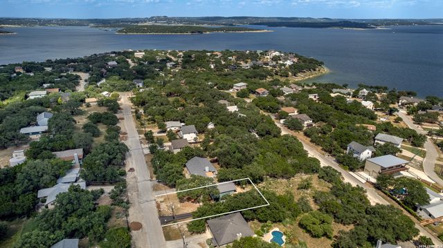 1560 Skyline Hls, Canyon Lake, TX 78133