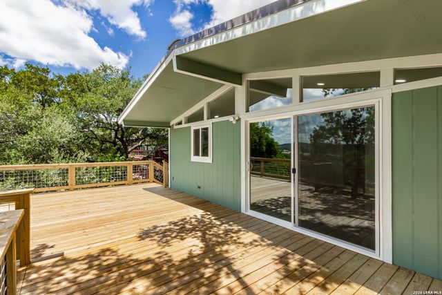 1560 Skyline Hls, Canyon Lake, TX 78133