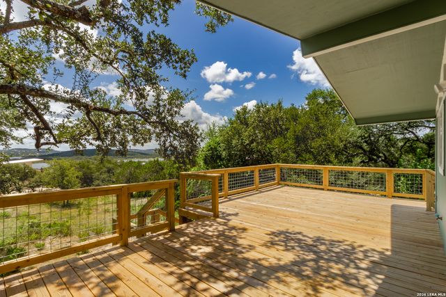 1560 Skyline Hls, Canyon Lake, TX 78133