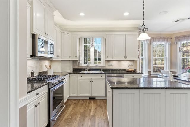 14 Salisbury Street, Grafton, MA 01519