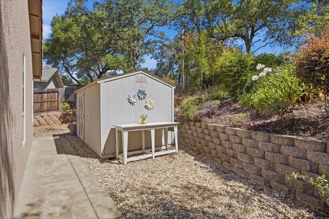 2861 Osborne Rd, Cameron Park, CA 95682