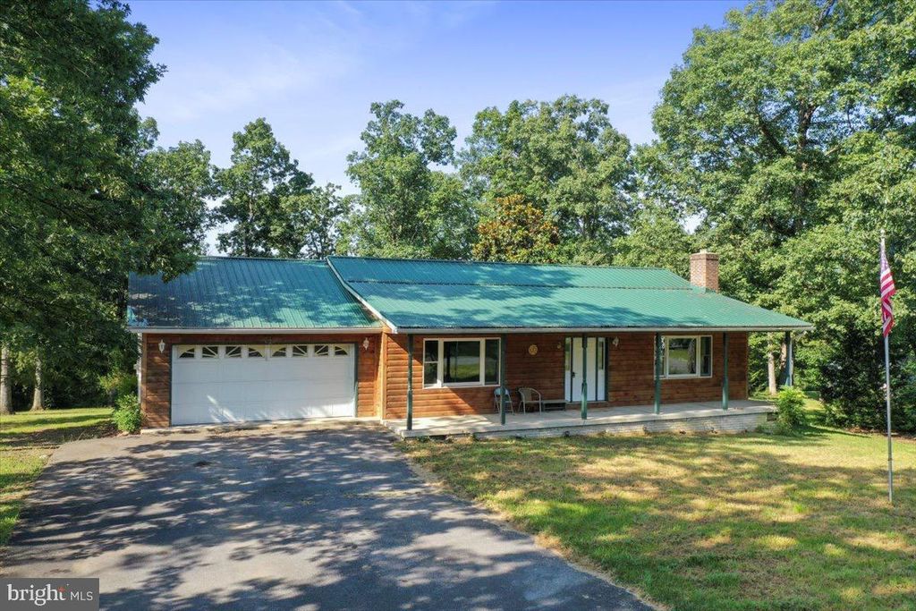 246 POETS LN, Inwood, WV 25428
