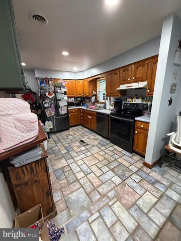 679 BALTHASER RD, Lenhartsville, PA 19534