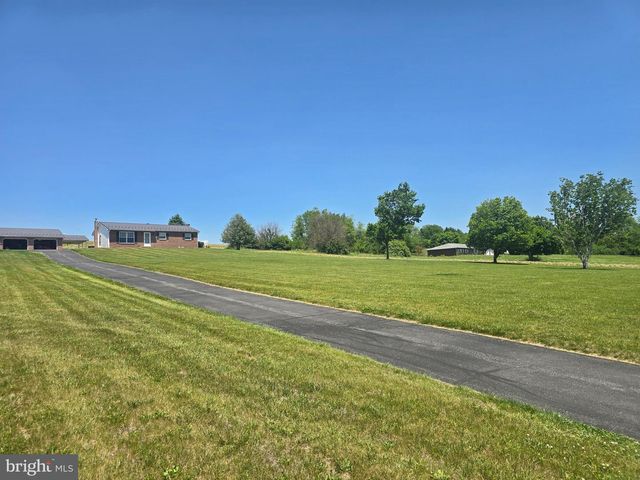 679 BALTHASER RD, Lenhartsville, PA 19534